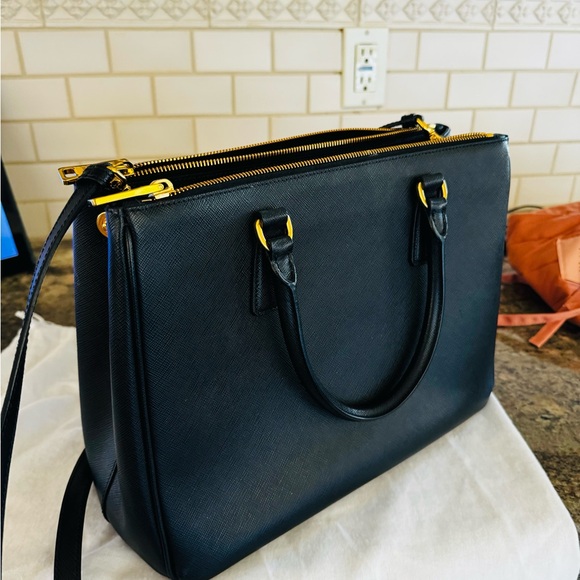 Medium Prada Galleria Saffiano leather bag - Picture 5 of 6